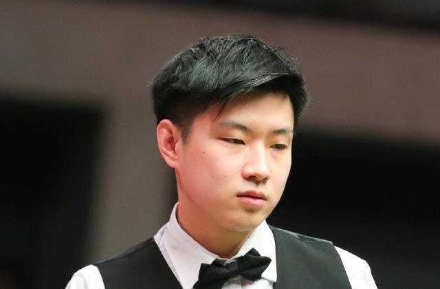 的铁人三项 的铁人三项