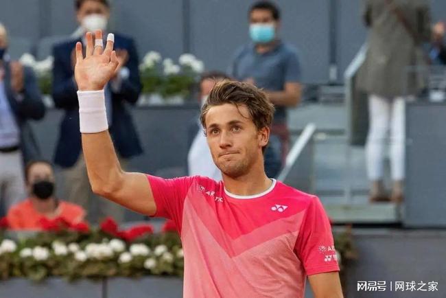 双方攻势如 双方攻势如