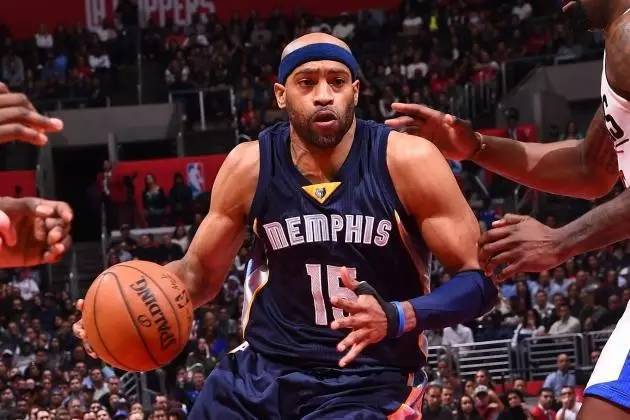 更偏向前场 更偏向前场