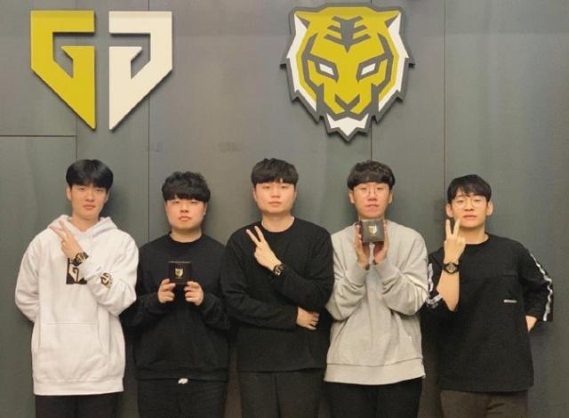 既避开乱流 既避开乱流